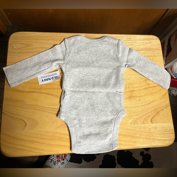 NWT Old Navy 0-3M Baby Onesie - Picture 4 of 7